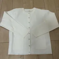 スポンディッシュ パール調ボタンカーディガン　カーディガン　ホワイト