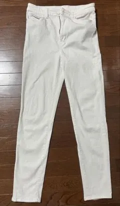 【美品】ユニクロ UNIQLO タックワイドパンツ（丈標準） ホワイト M