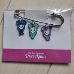 TWICE Lovely Pin Brooch - SAMITZU