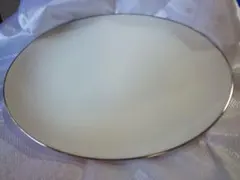 NORITAKE Ivory China 白のオーバル形の 大皿