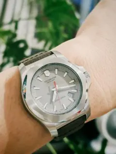 Victorinox Swiss Army 腕時計 本体のサムネイル