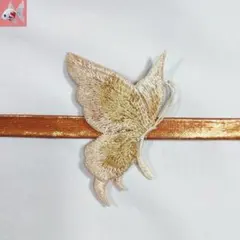 ◆蝶の刺繍帯留め飾り②　ベージュ