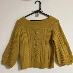 ケーブルニット オフショルダーセーター マスタード