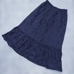 GU 刺繍入りネイビー ロングスカート