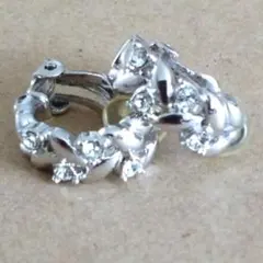 ツイストデザイン フープイヤリング