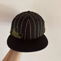 adidas ストライプキャップ 黒