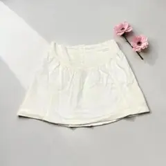 ルイヴィトン　LOUIS VUITTON　ミニスカート　ロゴプレート　白　38のサムネイル