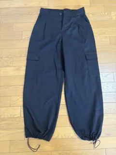 《お値下げ中》レディース　黒カーゴパンツ 裾リブ付き　Mサイズ