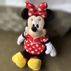 ミニーマウス ぬいぐるみ 特大 タグ付き新品未使用 ギガジャンボ 赤い