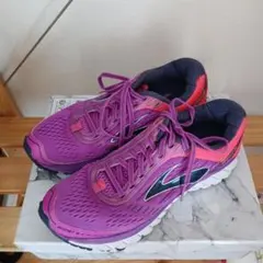 BROOKS GHOST レディース スニーカーのサムネイル
