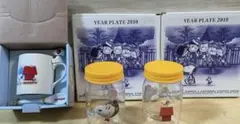 テ3段上　スヌーピーまとめ売りスタンド付き絵皿スプーン付きマグカップ蓋付き容器