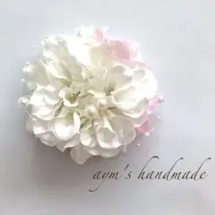 ホワイト　ダリア＆桜コサージュ　結婚式　卒業式　卒園式　入学式　入園ハンドメイド