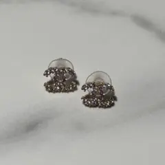 CCロゴ　ラインストーンピアス