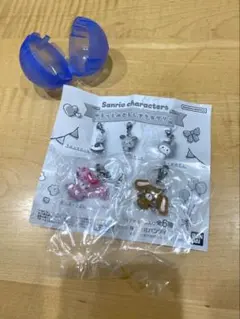 サンリオキャラクターズ　ゆるっとめじるしアクセサリー　２種類