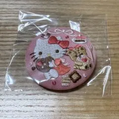 刺繍缶バッジ　キティ