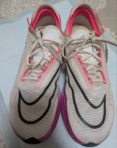 ナイキ　ランニングシューズ　ストリークフライ　24.5cm