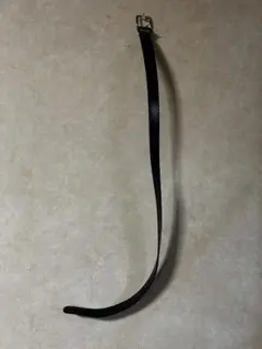 シンプルな黒い細ベルト