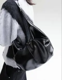 JentLouis 2-Pocket leather Bag - メルカリ