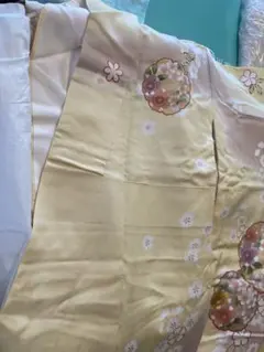 三越 はなつらえ 薄い黄色 花柄 振袖