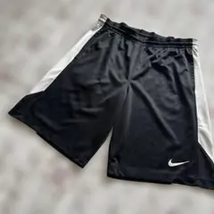 Nike ブラックショートパンツ