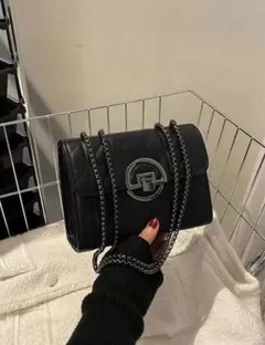 ブラックキルティングショルダーバッグ