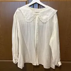 ローリーズファーム　フリル付き襟 ホワイトシャツ 長袖