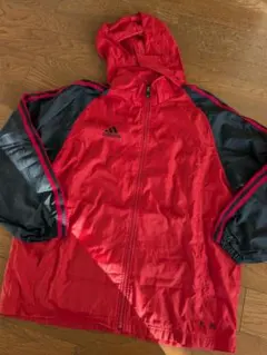 難有り　adidas アディダスのフリース裏地の赤×黒のウインドブレーカー