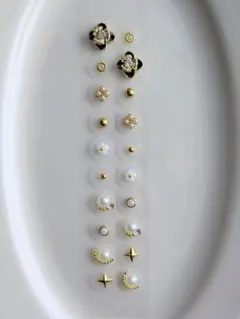 耳つぼジュエリー　20粒【まとめ割引あり】ゴールド　黒　花