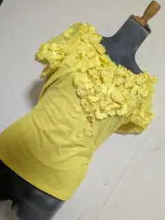 COTOO 刺繍お花モチーフフリルTシャツのサムネイル