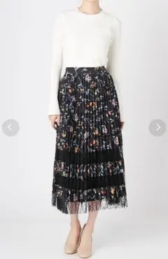 値下げマーキュリーデュオ　美品　フラワープリーツレース切替スカートのサムネイル