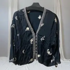 ZARA WOMAN 花柄刺繍 Vネックブラウス 黒 プレミアムキモノスタイル