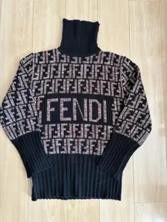FENDI ロゴ タートルネックニット