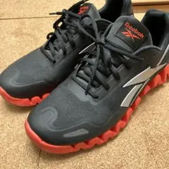 Reebok ZIG TECH ジグ　スニーカー ブラック レッド