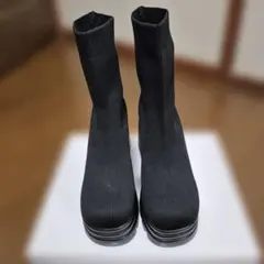 ブラックニットブーツ