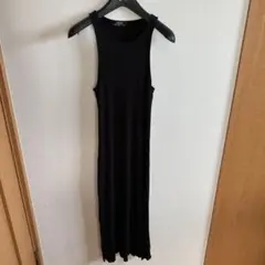 【美品】Bershka ロングワンピースのサムネイル