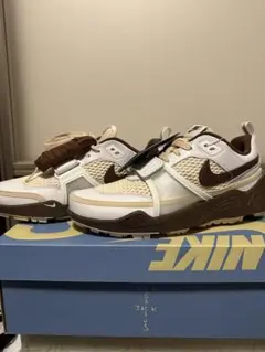 Travis Scott × Nike Zoom Field Jaxx