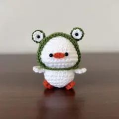 マフラーをつけた寒がりペンギンのあみぐるみ☆グリーン ハンドメイド