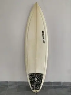 COLE サーフボード 5’2 カーボン仕様 リーシュコード付き 中古 COLE サーフボード 5'2 カーボン仕様 リーシュコード付き 中古