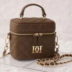 ダーリッチ 【ゴールドパーツ】 キルティングスクエアミニバッグ 茶