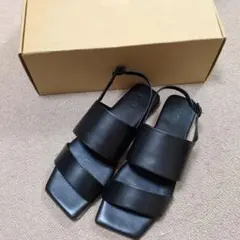 グレースコンチネンタル　JVAMのサンダルのサムネイル