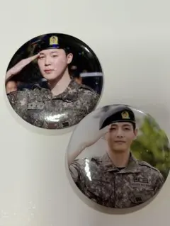 BTS ジミン テテ V 缶バッジ 2個セット 軍服 除隊 クオズ ホログラム