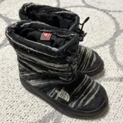 THE NORTH FACE 子ども用ブーツ 黒/白　21cm