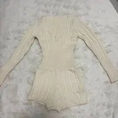クリーム色 ニット Vネック オールインワン