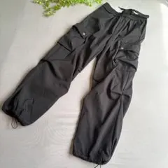 カーゴパンツ ワイドパンツ 黒 ウエストゴム ストリート ゆったり 裾ドロスト