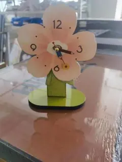 新品　かわいいお花型の置時計　ピンク　インテリア　お値下げしました　卓上　デスク
