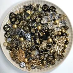 【ブラック系 アンティークビーズMIX】☆チャームなど色々セット☆