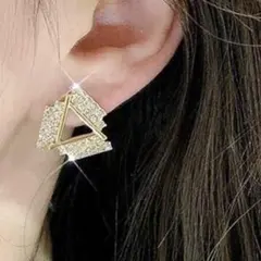 【T74】ゴールド系ピアス☆トライアングル型