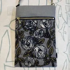 222ミナペルホネンrosy グレー　サコッシュ　スマホショルダー