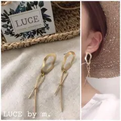 110 マット ゴールド 変形 フープ リング いびつ リボン 結び 華奢ピアス