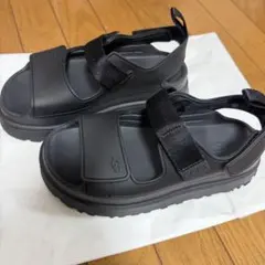 UGG サンダル ブラック　24 GoldenGlowのサムネイル